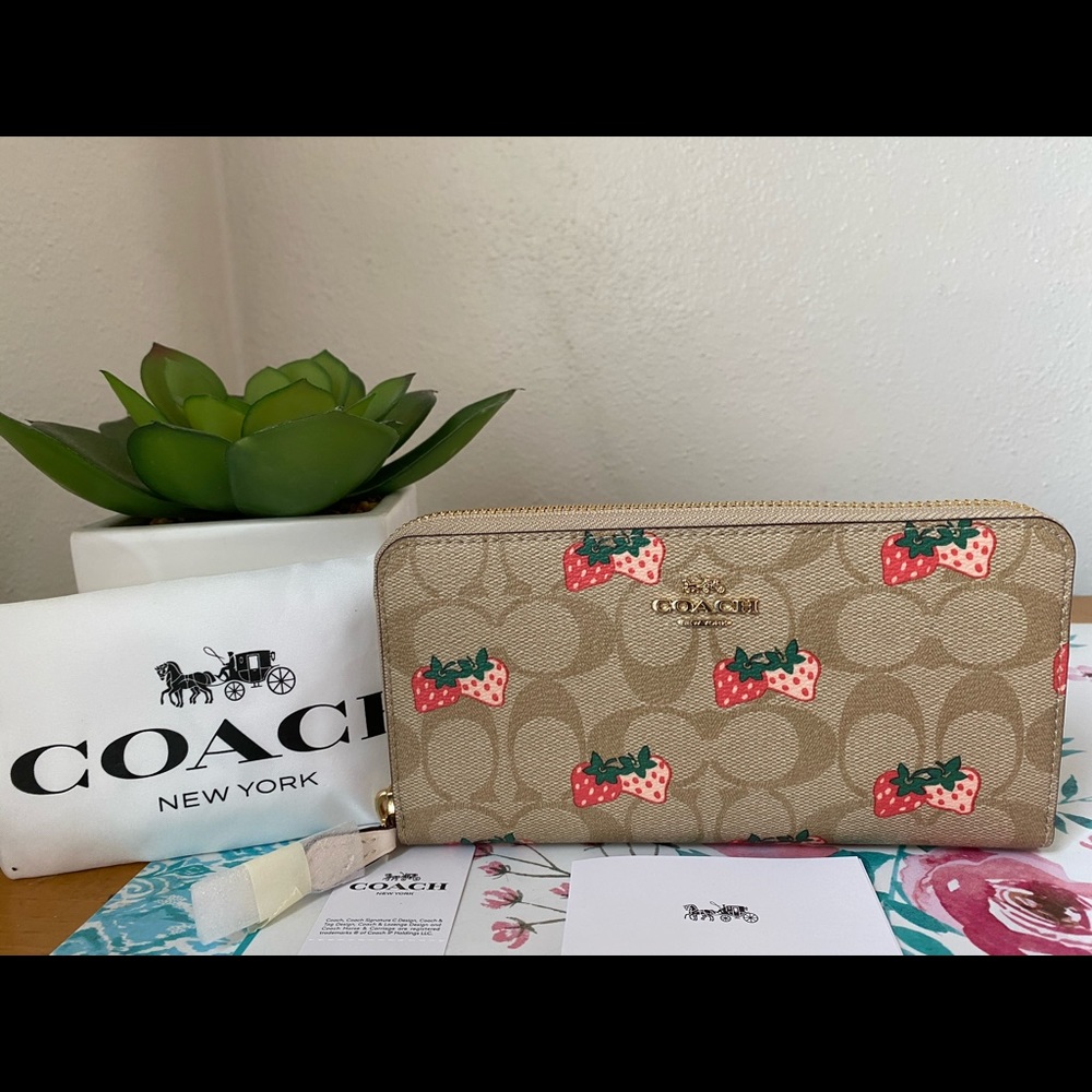 Coach Wallet In Signature Canvas - image 2